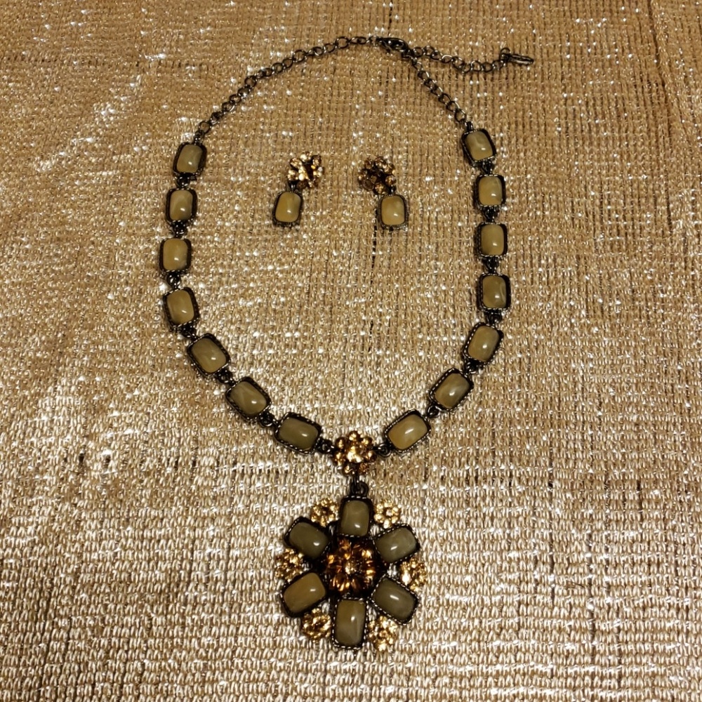 Necklace & Earrings Set